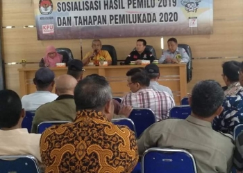 Sosialisasi hasil pemilu tahun 2019 dan tahapan Pilkada tahun 2020, di Kecamatan Cilegon, Kecamatan Jombang, Kecamatan Purwakarta, dan Kecamatan Grogol, Jumat (27/9). LUKMAN HAPIDIN/BANTEN POS