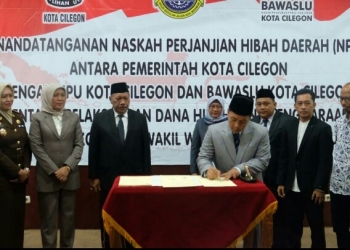 Pemerintah Kota (Pemkot) Cilegon melakukan penandatanganan Naskah Perjanjian Hibah Daerah (NPHD) yang dilaksanakan di Aula Setda II, Selasa (1/10). LUKMAN HAPIDIN/BANTEN POS