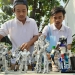 Hasil karya robot kreatifitas dua pemuda di Kecamatan Karawaci yang terbuat dari sampah anorganik. Foto: Rakyat Merdeka Grup