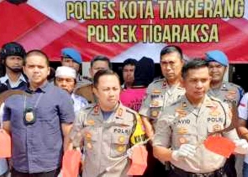 Kapolres Kota Tangerang Kombes Pol Ade Ary Syam Indradi (tengah) bersama jajaran, saat menggelar konferensi pers di halaman Polresta Tangerang / ISTIMEWA