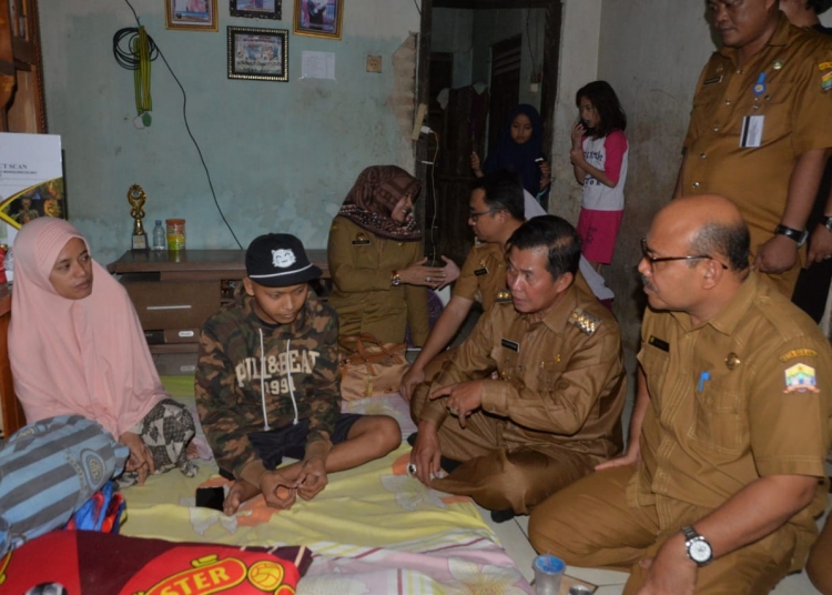Dijenguk Walikota Serang, Rahmat Adrian : Saya Ingin Sembuh Pak
