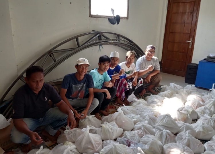 Inspiratif! Warga Saling Gotong Royong Bantu Ekonomi Mereka Yang Terdampak Covid-19