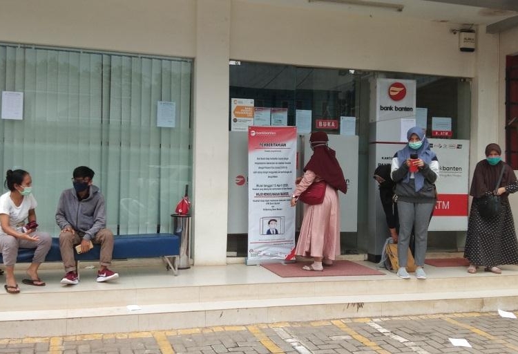 WH Tak Digubris, Rush Money Bank Banten Terus Berlanjut