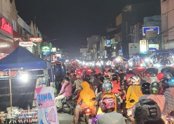 Imbauan Syafrudin Dicuekin, Warga Kota Serang Serbu Pasar Royal