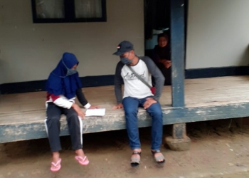 Tetap Semangat Ditengah Pandemi, Guru di Pandeglang Mengajar Door To Door