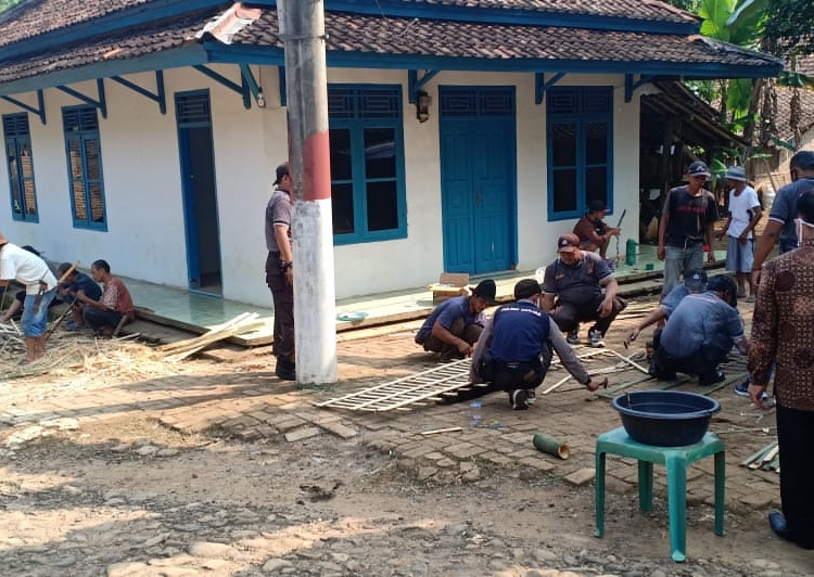 Bersama Masyarakat, Polsek Banjar Bentuk Kampung Tangguh Nusantara