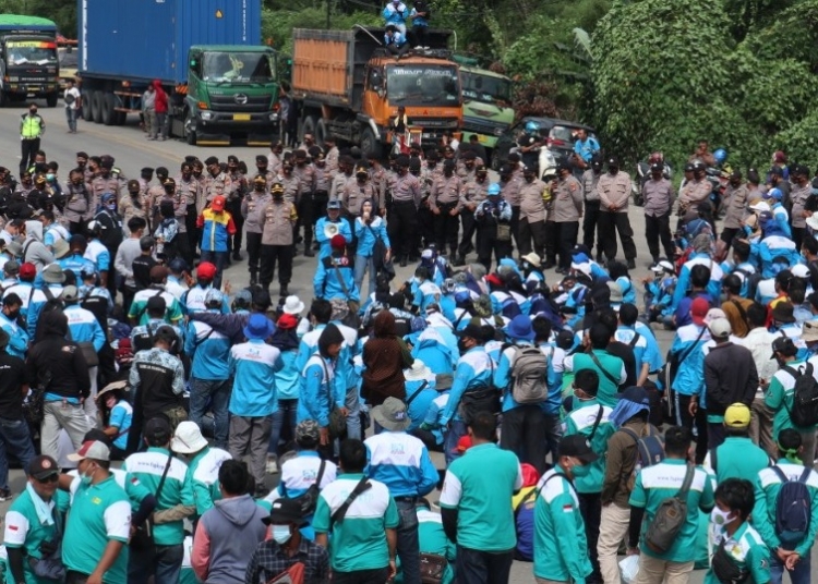 Gagal ke Jakarta, Buruh Di Cikande Blokir Jalan