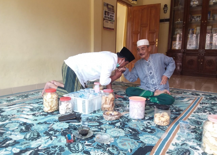 Ulama Dukung Thoni-Imat Jadi Bupati