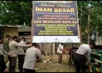 Spanduk dan Baliho HRS di Serang Mulai Ditertibkan Personil Gabungan