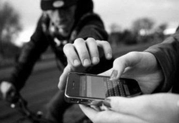 Awas, Bocah Pakai HP Jadi Incaran Jambret, Salah Satu Kejadiannya di Kragilan