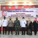 Pangdam III Siliwangi Mayjen TNI Nugroho Budi Wiryanto dan Kapolda Banten Irjen Pol Fiandar, saat berfoto bersama para calon Bupati dan calon Wakil Bupati Pandengalang, Sabtu (5/12). ISTIMEWA