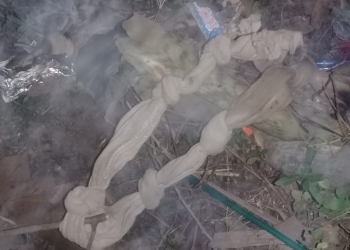 Benda yang diduga merupakan media untuk melakukan santet yang diamankan oleh warga Desa Sanding, Kabupaten Serang dari seorang pemuda. (Dokumentasi warga untuk BANPOS)