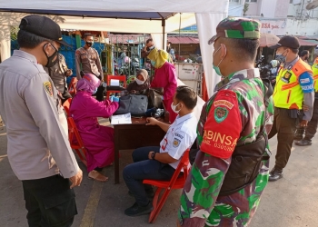 Giat vaksinasi massal oleh Sidokes Polres Lebak di Statsiun KRL Rangkasbitung, Rabu (07/07)