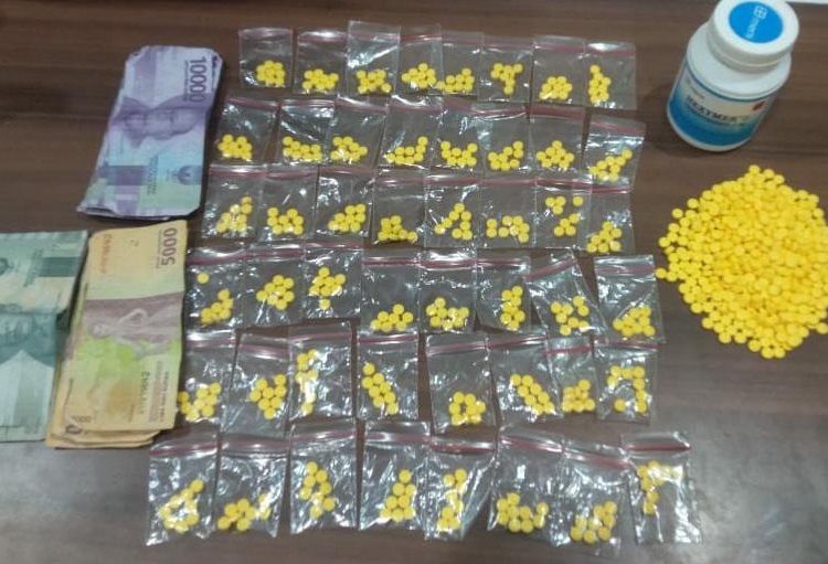 Lagi Rebahan, Pengedar Hexymer Asal Cikande Ini Dicokok Polisi