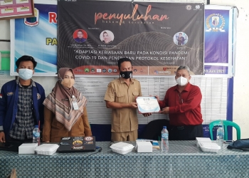 KKM 68 UNIBA Gelar Penyuluhan Kesehatan di Cimarga