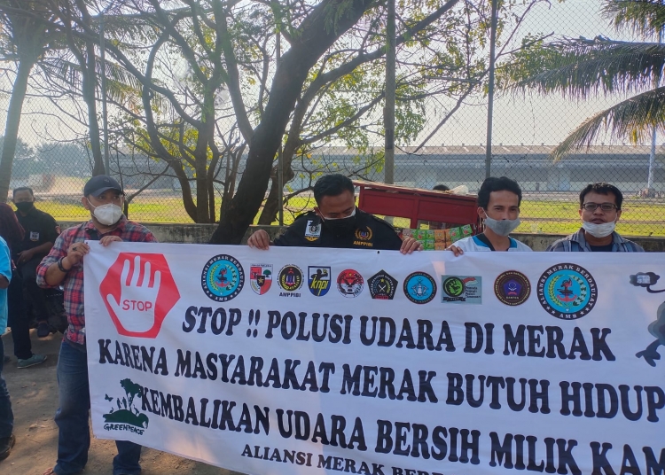 Warga Harjawana Protes Polusi