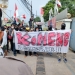 sejumlah warga yang tergabung dalam Komeng saat melakukan unjuk rasa. ISTIMEWA