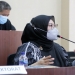 Irna Narulita memimpin rapat.