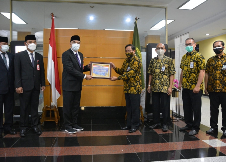Pemkab Tangerang Terima Plakat Penghargaan WTP ,Dari Kemenkeu RI