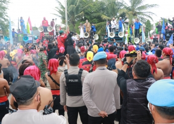 Saling Ngotot Soal UMK, Buruh Minta Naik Tinggi, Gubernur Tetapkan 1,63 Persen