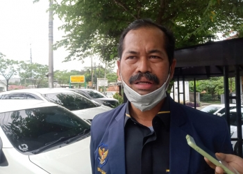 Kader Partai NasDem sekaligus Anggota DPRD Provinsi Banten, Furtasan Ali Yusuf, saat diwawancara usai menghadiri peringatan HUT Partai NasDem ke-10, di Kantor DPW Partai NasDem Banten, Kamis (11/11/2021).