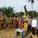 Lurah Pabuaran, Maryani,saat berkegiatan dengan masyarakat.