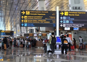Aktivitas di Bandara Soekarno Hatta. (FOTO: IRFAN/SATELIT NEWS)