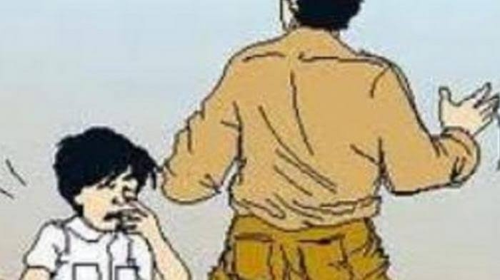Dua Bocah di Kibin Dianiaya, Bapak Tiri Pengangguran Diserahkan Warga ke Polisi