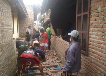 Selain Rumah Rusak, Gempa 6.7 Magnitudo Putus Aliran Listrik Sekitar Sumur