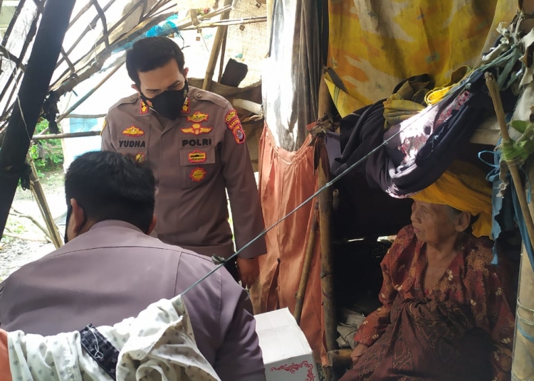Prihatin, Nenek Sarti Hidup Bersama Dua Anaknya yang ODGJ