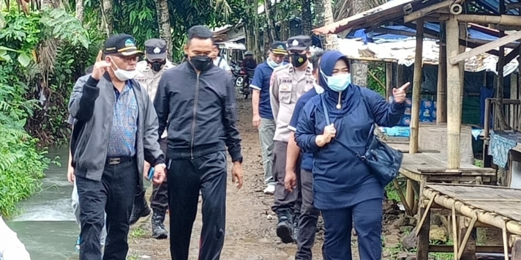 Pastikan Kondisi Air Bersih Dan Layak Konsumsi Perumdam Tirta Berkah Tinjau Sumber Mata Air