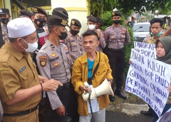 Aksi unjuk rasa menuntut penuntasan dugaan korupsi BOP PAUD di Kabupaten Pandeglang, beberapa waktu lalu.