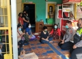 Polres Cilegon berkunjung ke rumah salah satu korban kecelakaan maut di Balikpapan, yaitu mendiang Deddy Ricardo Saragih