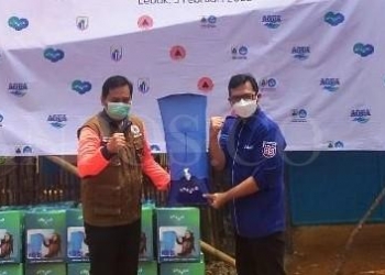 Penyerahan bantuan alat penyaring air minum