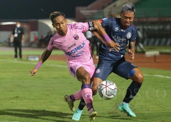 Pertandingan Persita melawan Arema FC di putaran pertama BRI Liga 1 2021/2022.