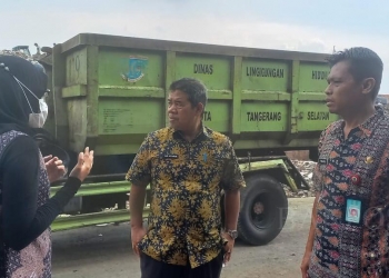 Kepala DLH Tangsel Wahyunoto Lukman memantau langsung lokasi TPA Cipeucang, Kamis (3/2).