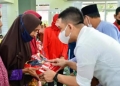 Anggota DPR RI Mochamad Hasbi Asyidiki Jayabaya bersama tim Rumah Aspirasi MHJB, melaksanakan penyaluran beras premium untuk warga masyarakat di Kabupaten Lebak. Penyaluran beras tersebut, bantuan dari Ketua DPR RI Puan Maharani, Selasa (8/3).