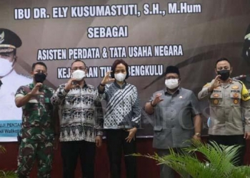 Puji Mantan Kejari Cilegon, Helldy Sindir Rezim Lama