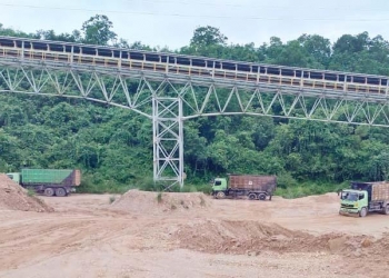 Aktivitas PT Tambang Silika Bayah.