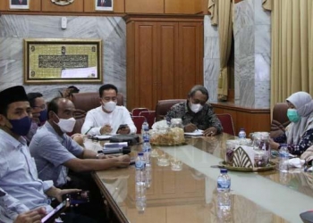 Suasana rapat koordinasi  PPKM Pemkab Serang di Pendopo Bupati Serang, Minggu (13/3).