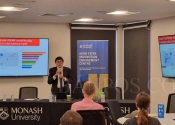 Duta Besar Indonesia untuk Australia Siswo Pramono berbicara di Monash University. (Foto KBRI Canberra)