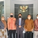 Dubes RI untuk Brunei Darussalam Sujatmiko (keempat kanan) di sela-sela perkenalan dengan anggota KADIN Komite Bilateral Brunei Darussalam, Selasa (15/3). (Foto: KBRI Bandar Seri Begawan)