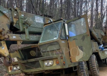 Crane seberat 70 ton yang dicuri pria di Alabama, Amerika Serikat. (Foto Associated Press).