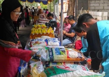 Ilustrasi bazaar sembako murah.