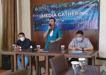 Henry Wibisono, Head of Sales Citra Swarna Tembong City, saat menggelar media Gathering Bersama wartawan Ekbis Banten, di Kota Serang, Jum’at (21/10). RULIE SATRIA/BANPOS