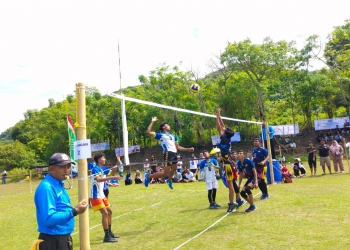 LUKMAN HAPIDIN/BANTEN POS
Karang Taruna Gunung Sugih gandeng Chandra Asri gelar tournament Chandra Asri One Day Volleyball-Men 2022, di lingkungan Kopo Nagreg, Kelurahan Gunung Sugih, Kecamatan Ciwandan, Kota Cilegon, Sabtu (29/10/2022).