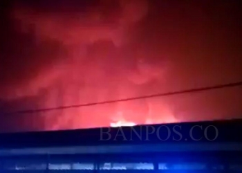Caption : Tangkapan layar video kebakaran di salah satu unit PT Gudang Garam, Tbk, Kediri, Jawa Timur, yang beredar di media sosial, Selasa (8/11/2022). ANTARA/ HO-medsos