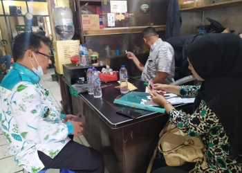 Tingkatkan Kesadaran Warga Taat Pajak, Kelurahan Kotabaru Door to Door Tagih Pajak