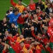 Para pemain Maroko berpose saat difoto setelah menang 1-0 atas Portugal dalam pertandingan perempat final Piala Dunia 2022 di Al-Thumama Stadium, Doha pada 10 Desember 2022. ANTARA/AFP/NELSON ALMEIDA