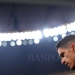 Bek tengah Prancis Raphael Varane saat pemanasan sebelum laga semifinal Piala Dunia 2022 antara Prancis dan Maroko di Stadion Al-Bayt, Doha, 14 Desember 2022. (AFP/KIRILL KUDRYAVTSEV)